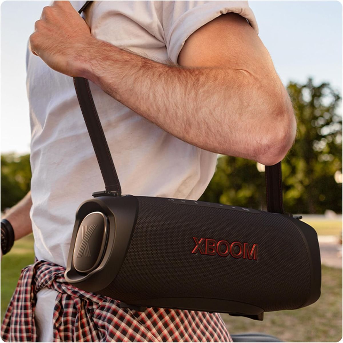 LG XBOOM Go XG8T Portable Speaker Water Resistant 15 Hour Battery