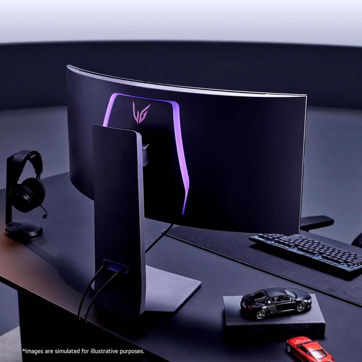 LG UltraGear OLED Curvo 34" QHD Curved Gaming Widescreen Monitor AMD FreeSync