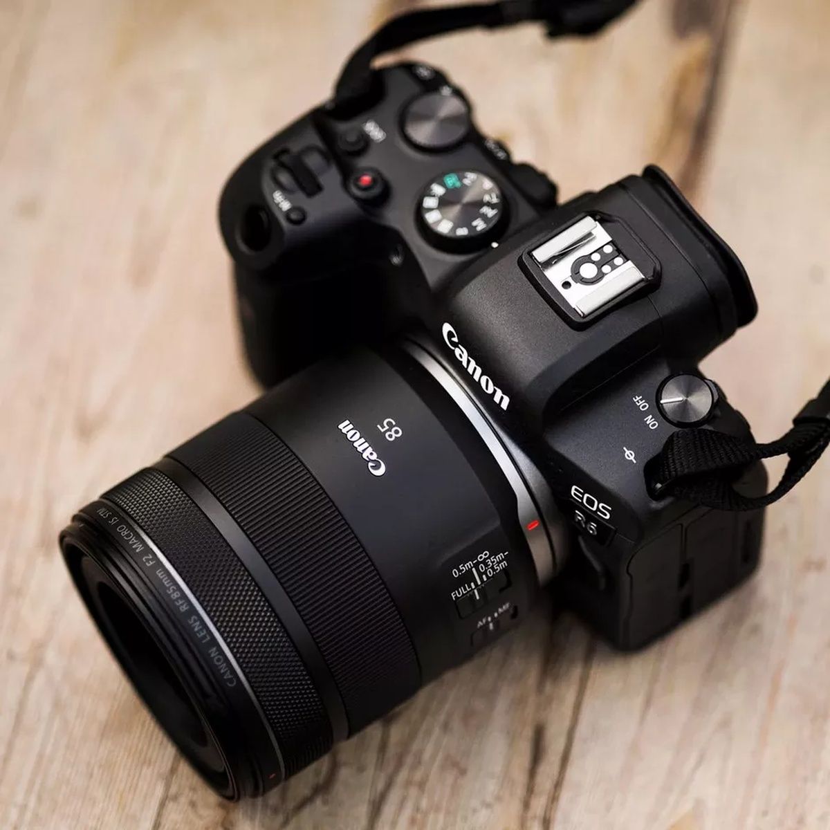 Canon RF 85mm F2 Macro IS STM Lens