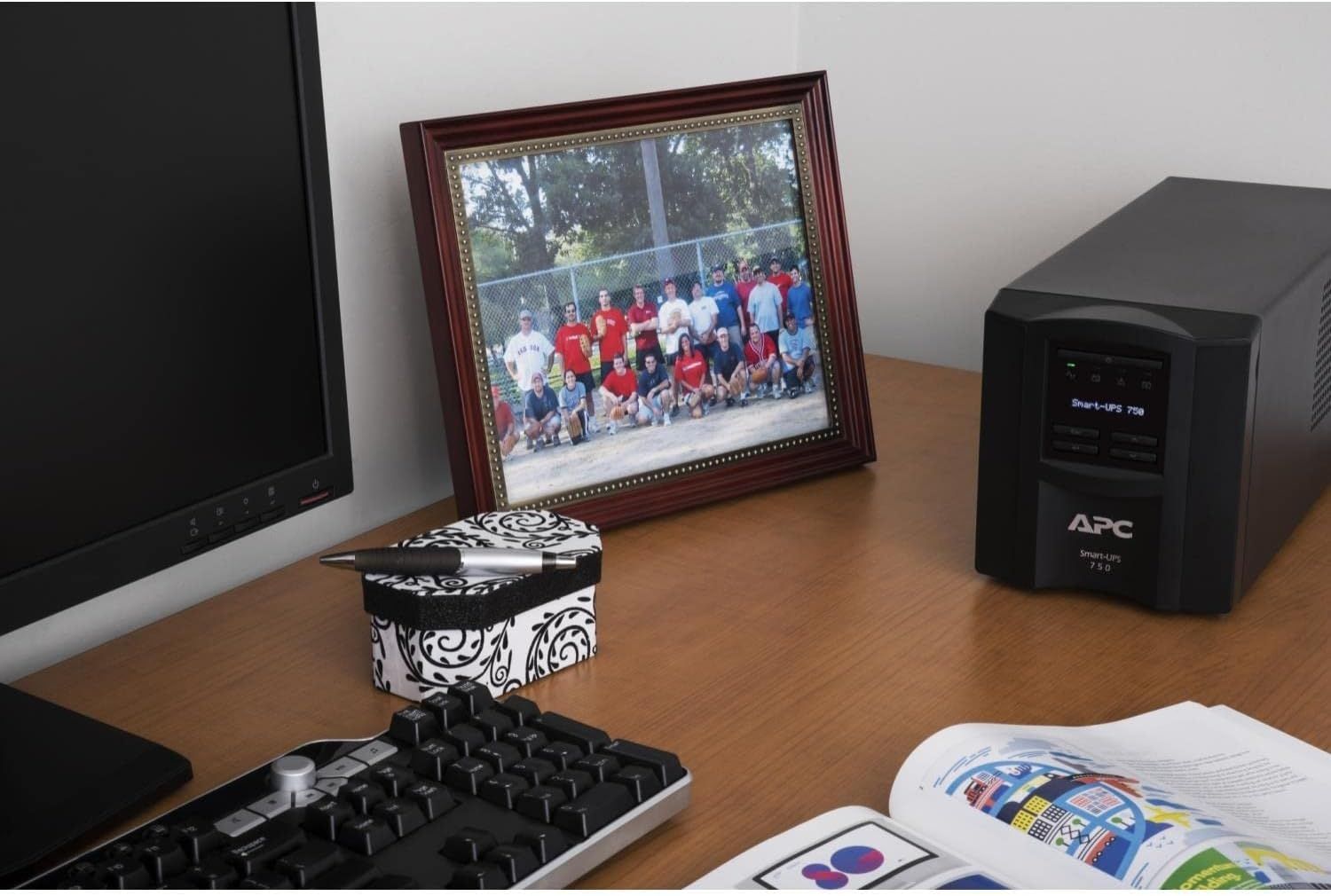APC Smart-UPS SMT750IC Line Interactive 230V Uninterruptible Power Supply