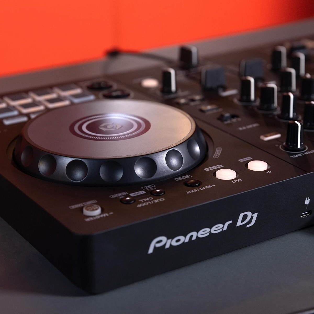 Pioneer DDJ-FLX4 DJ Controller Rekordbox, Serato and djay Compatible